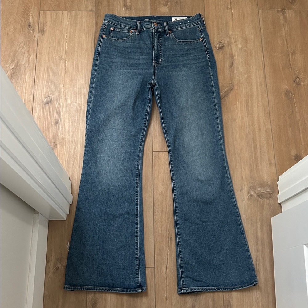NWOT - GAP 70’ Flare High-Rise Jeans - Picture 4 of 15